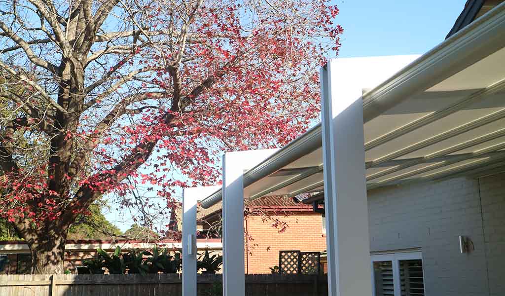 Retractable awnings, retractable roofs and blinds in Chatswood for weather protection