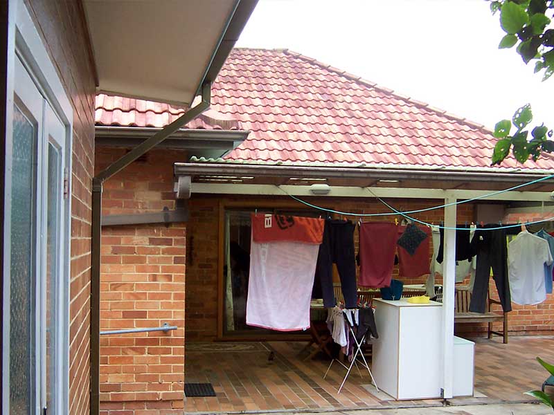 House without a retractable roof