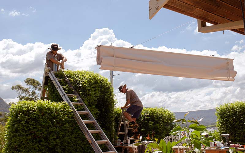 Installation_of_retractable_shade_sail_For_Retractable_Shade_Sail_Kangaroo_Valley_Project