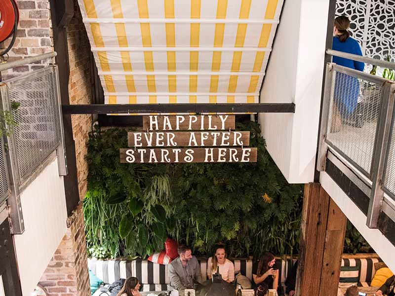 Retractable roof for Sydney pub